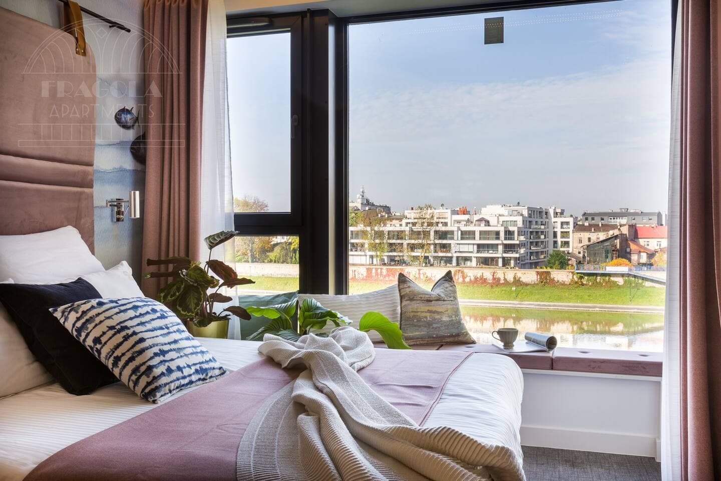 Enjoy waking up to stunning views of the Vistula River from the bedroom, creating a serene and picturesque backdrop for relaxation.